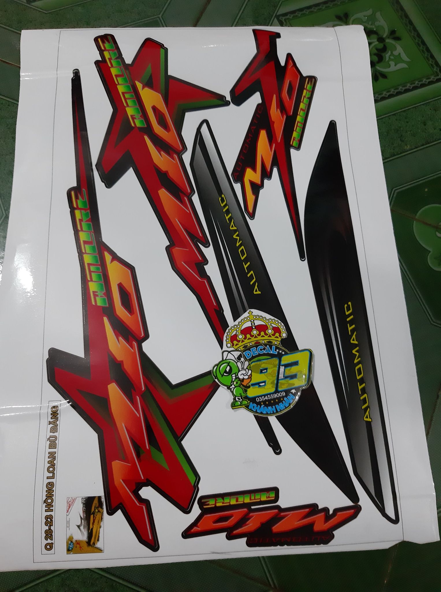 tem rời mio nhỏ đỏ xe đen