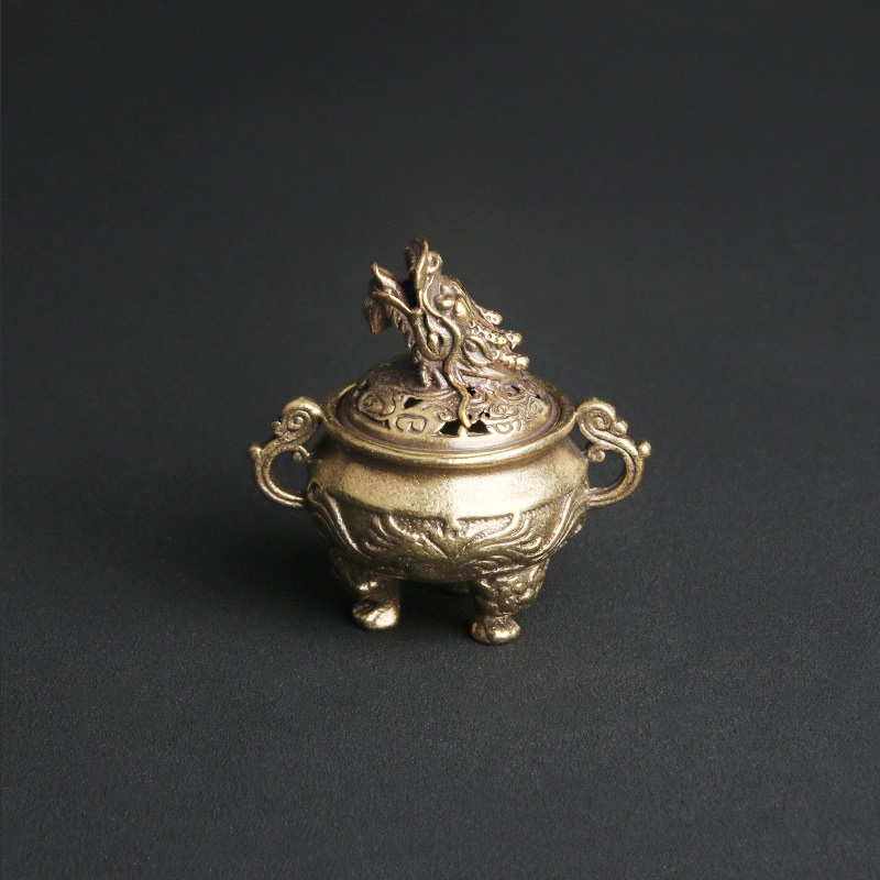 Tượng Nhỏ Phong Thủy Bằng Đồng Kiểu Dáng Hình Lư Hương Rồng 3 Chân (Kích Thước: 5.2cm x 5.0cm)