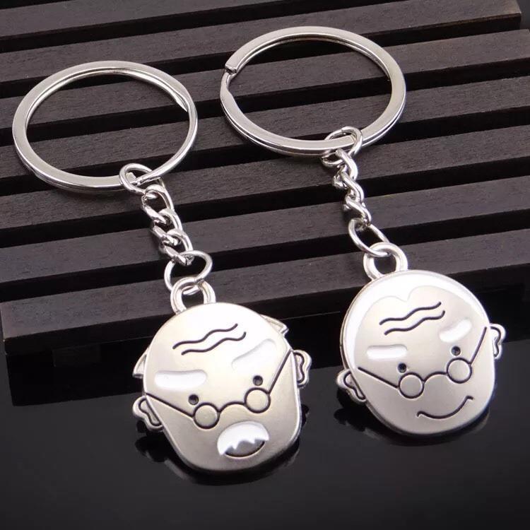 Móc khóa couple ông bà già cho cặp tình nhân