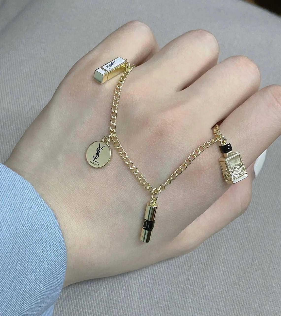 Vòng tay ysl gift - chính hãng