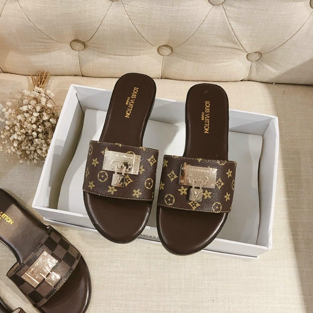 Dép khóa lắc lv