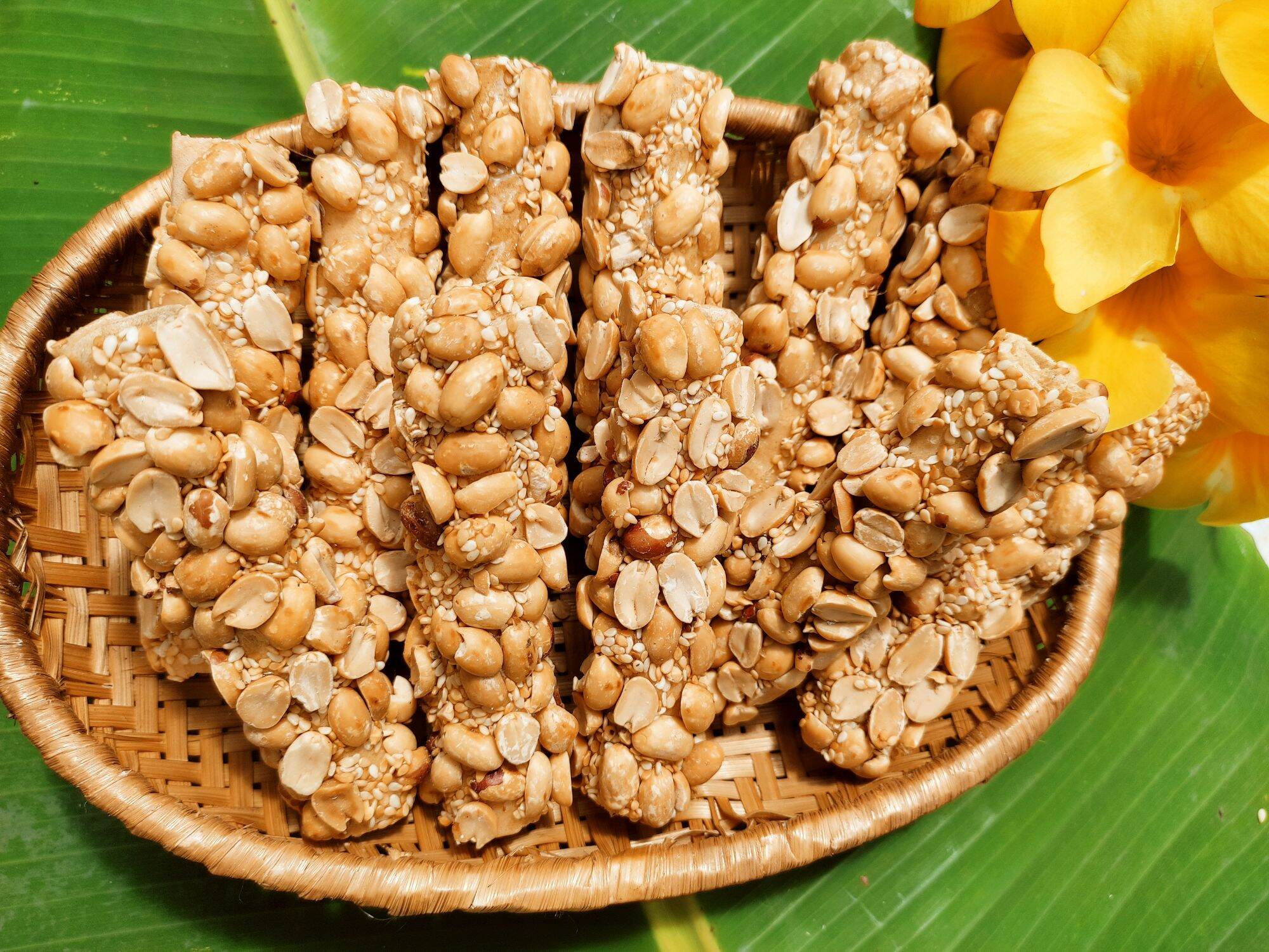 Bánh kẹp phủ mè đậu phộng combo 2 hộp ( 20 cuộn) - Thực Phẩm Chế Biến Sẵn |  Bachhoa.Extra.vn