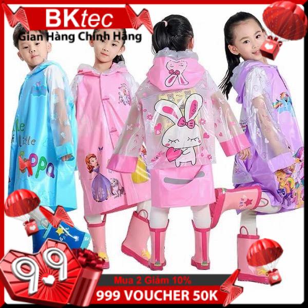 Áo mưa trẻ em trai gái dễ thương thiết kế đặc biệt để đảm bảo nước mưa sẽ không ngấm vào người bé, đồng thời chất liệu nilon khô nhanh chóng và rất dai mềm mại. Dạng áo cài cúc nên rất thuận tiện cho bé khi sử dụng