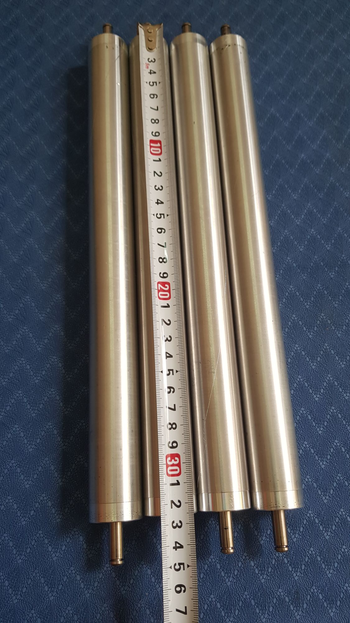 Rulo nhôm phi 30mm,dài 325mm,trục 8mm