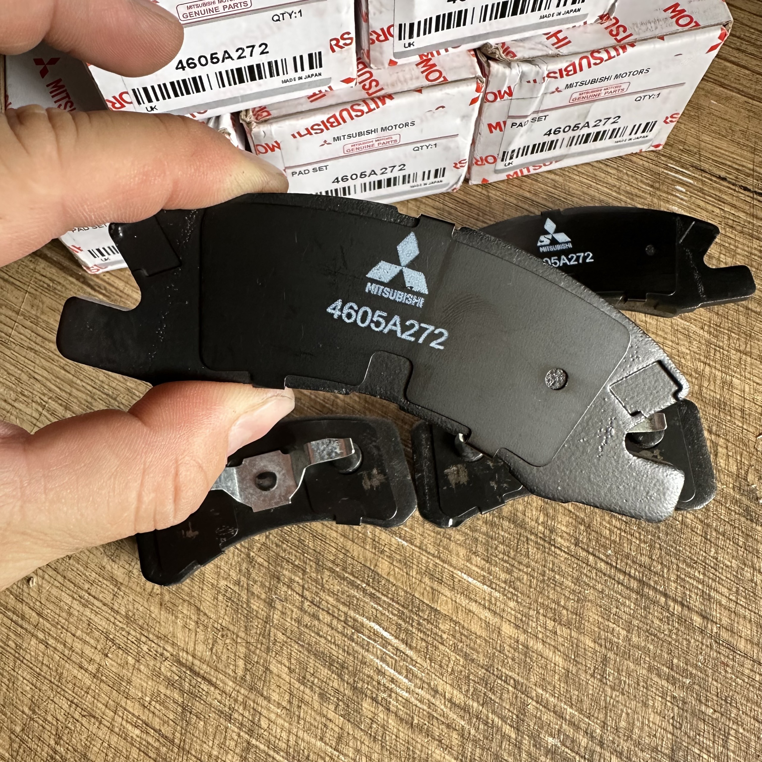 Má phanh trước mitsubishi attrage/ mirage