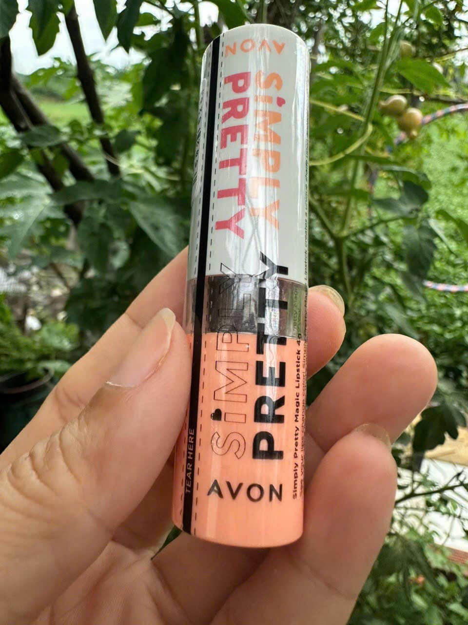 Son Gió Đổi Màu AVON Simply Pretty - Lên Màu Siêu Tự Nhiên