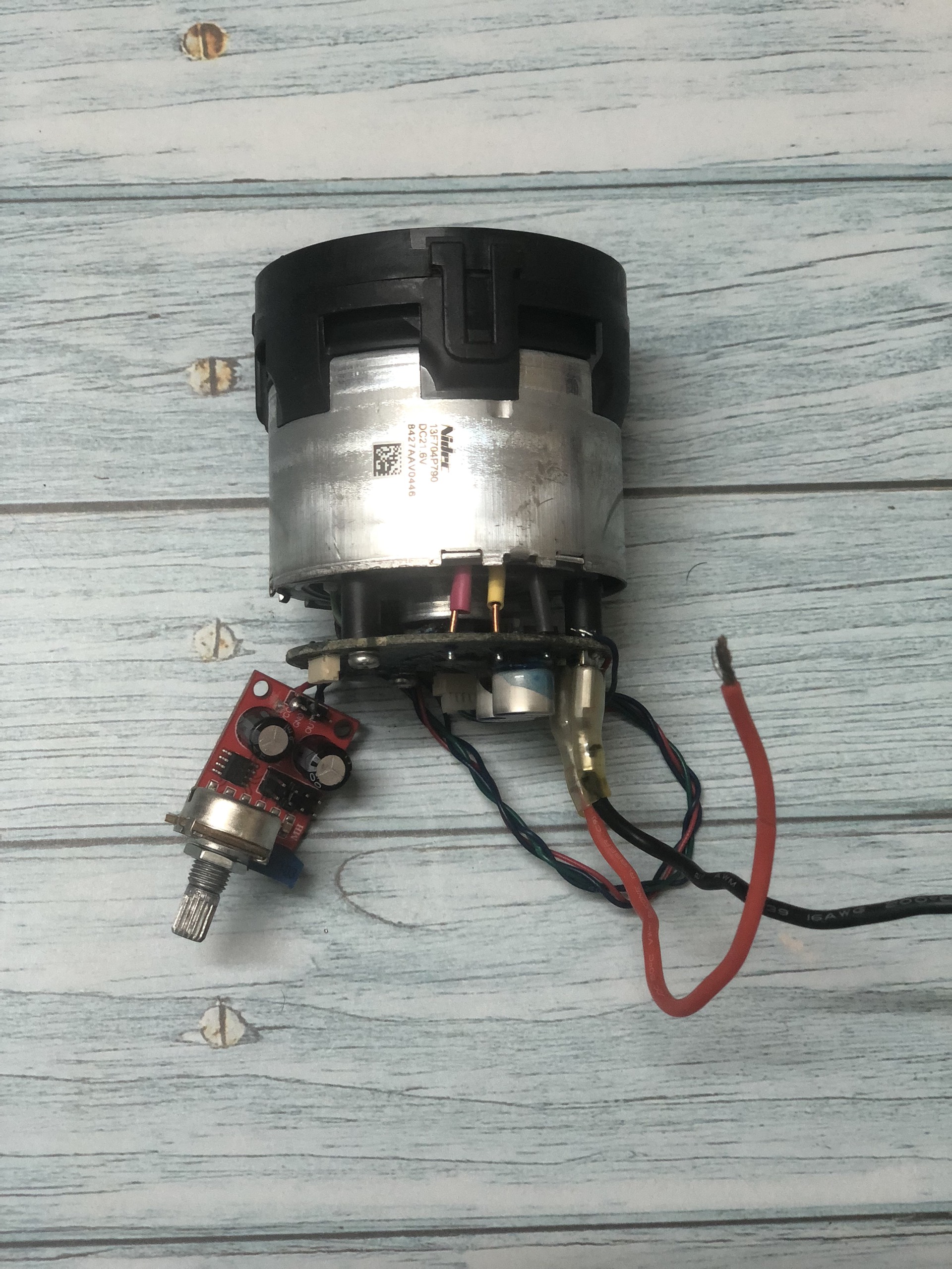 Motor hút bụi không chổi than Nidec mini 15-24V 300w