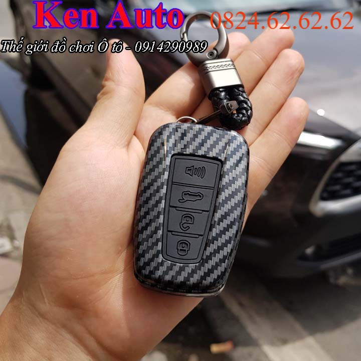 Ốp bảo vệ chìa khóa xe Toyota Corolla Cross 2020-2021 vân Carbon kèm móc đeo INOX