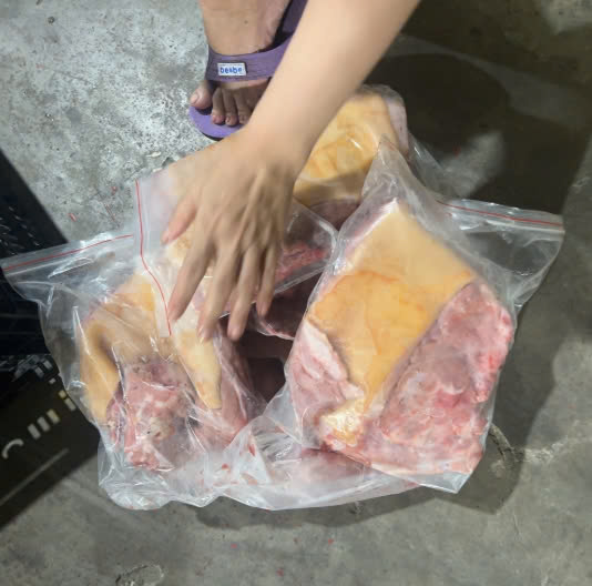 Sườn Dê có da nóng cấp đông - túi 1kg (giao tphcm)