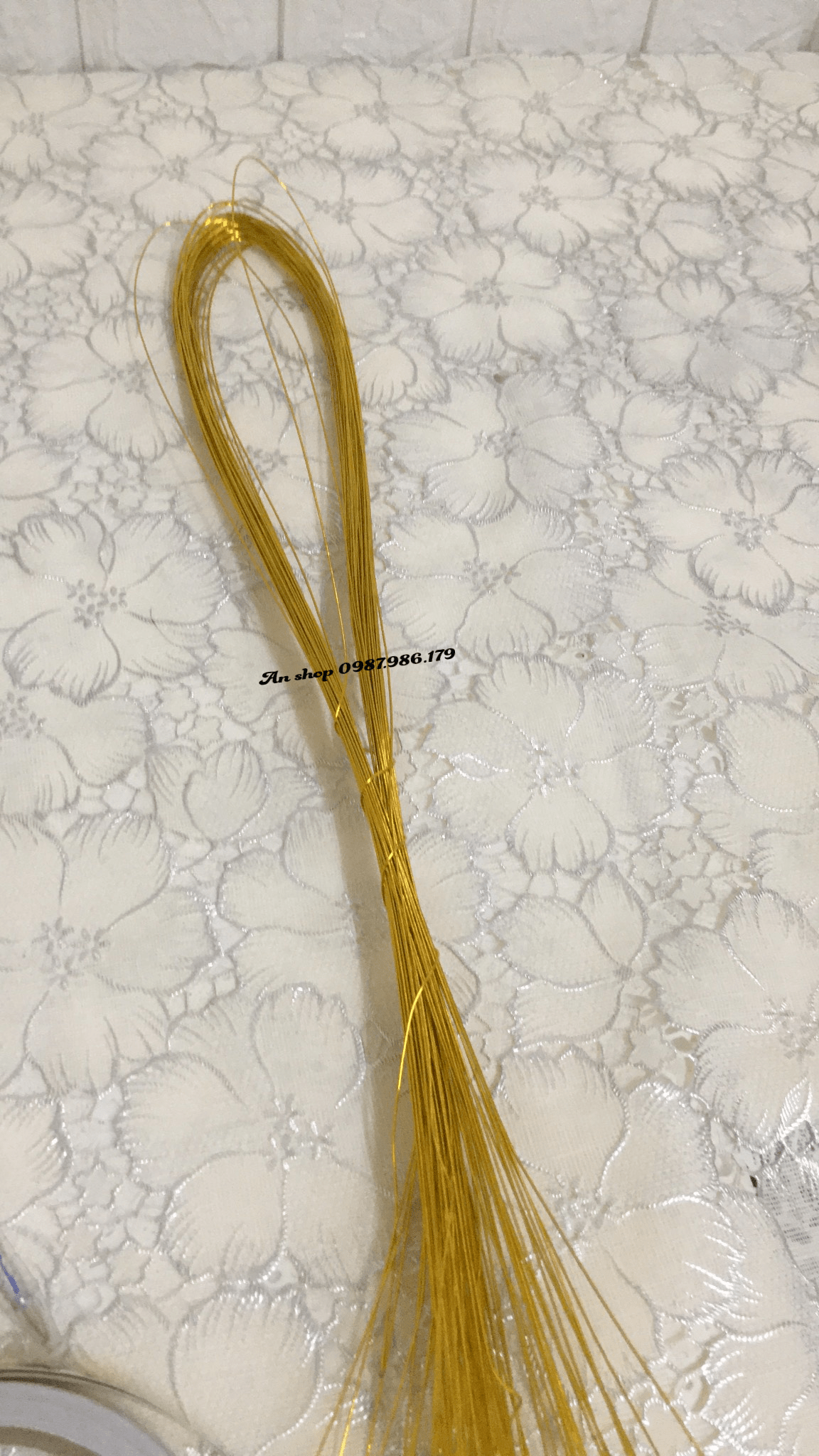 50 sợi kẽm 24 làm hoa (dày 0.7mm, dài khoảng 78-80cm) có 3 màu vàng, xanh , trắng