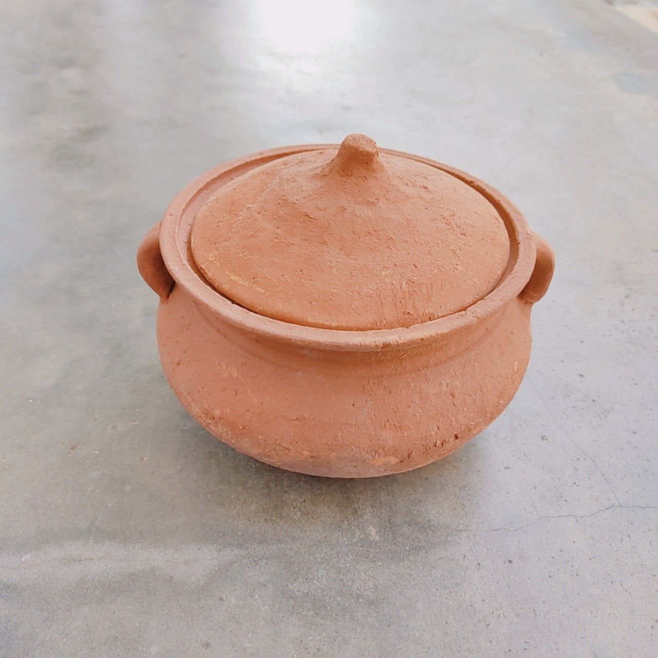 Niêu đất có quai và nắp dùng để kho cá, nấu cơm, kho quẹt, nấu mì tiện dụng 16x9cm - Hàng thủ công xứ nẫu - [Ảnh thật]