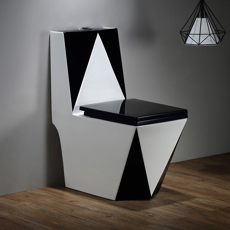 Bồn cầu màu đen trắng kiểu dáng khối kim cương sang trọng