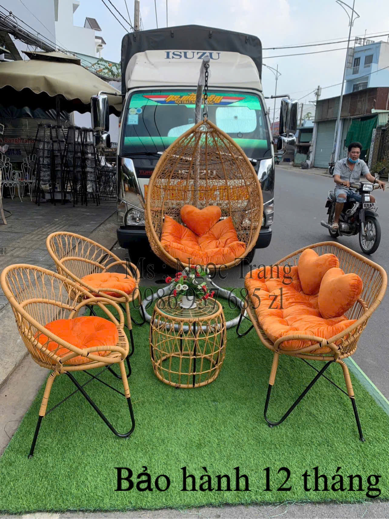 Bàn ghế xích đu trứng ngoài trời