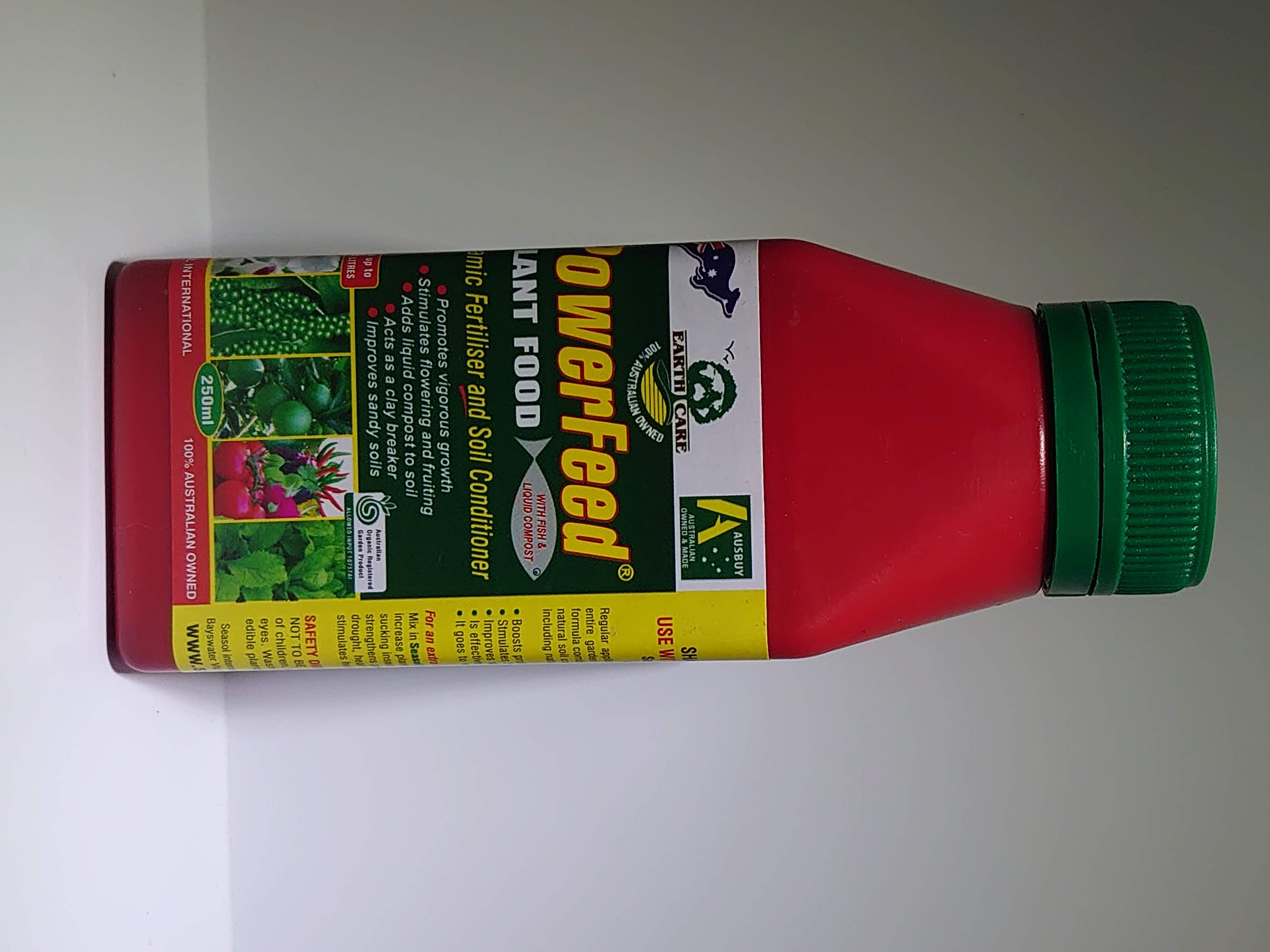 Phân bón hỗn hợp đạm cá hồi powerfeed nhập khẩu từ australia. chai 250ml