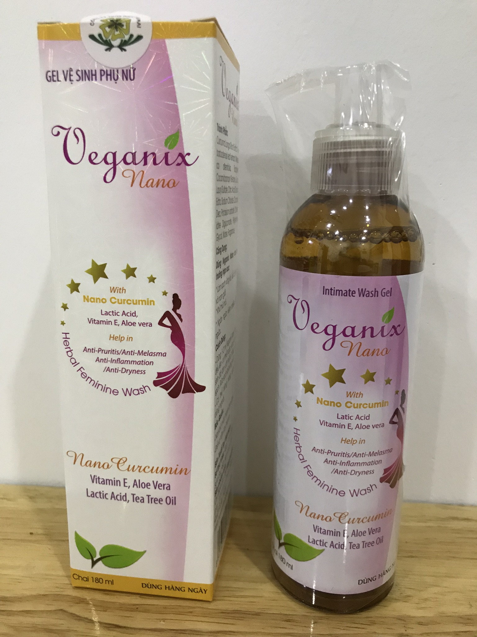 Dung dịch vệ sinh phụ nữ veganix nano 180ml .