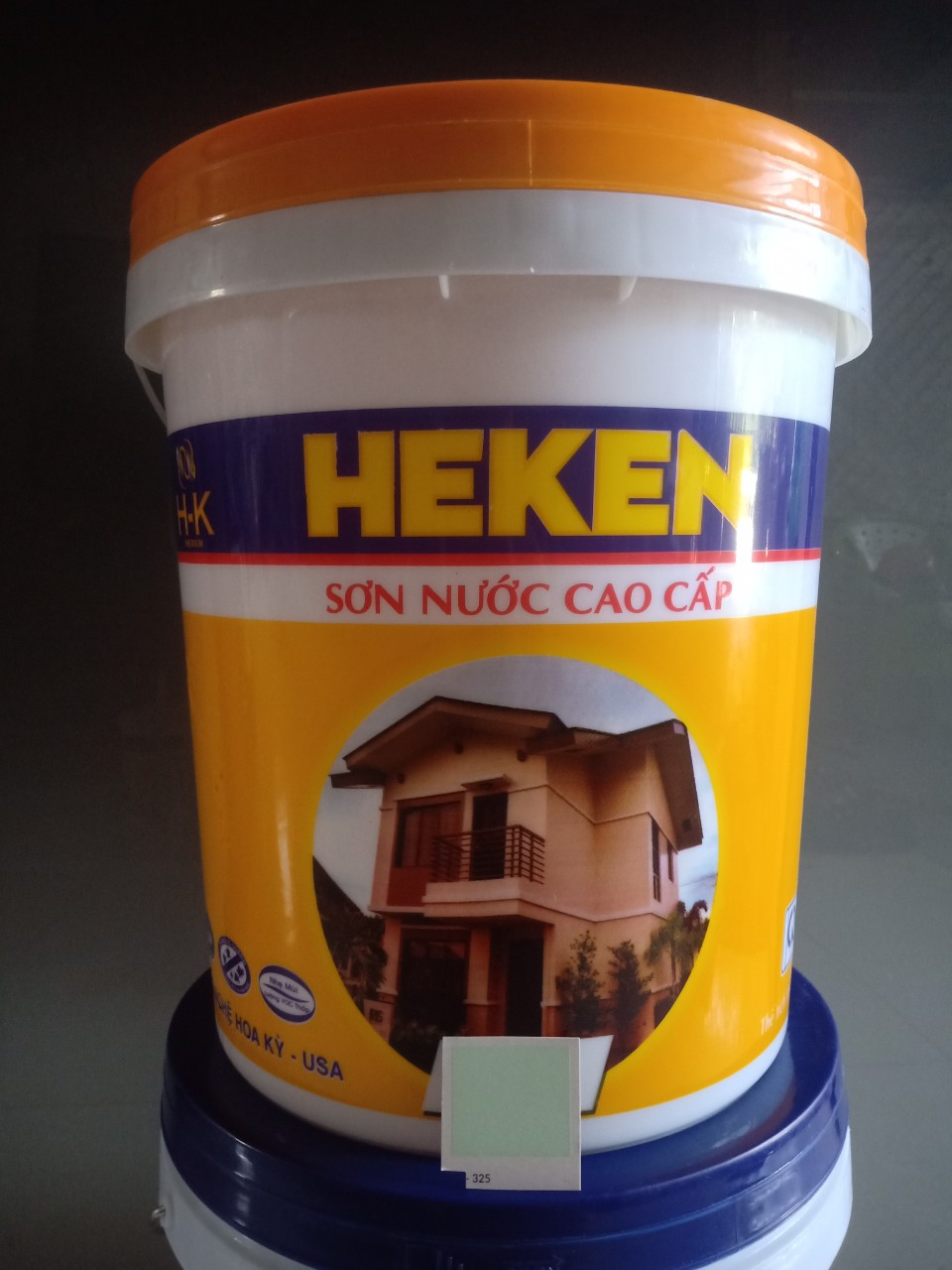 Sơn HEKEN ĐA NĂNG nội ngoại thất màu xanh ngọc (325) 18lít (26ký)