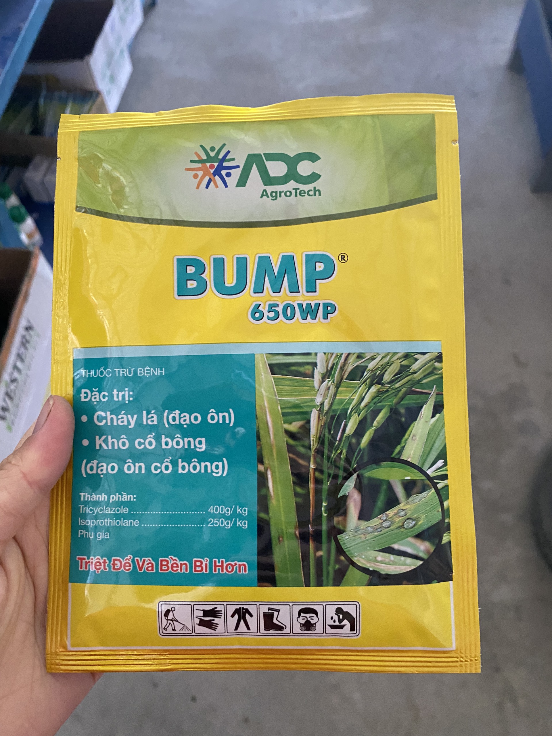 Thuốc trừ bệnh BUMP 650wp chữa cháy lá, đạo ôn cổ bông