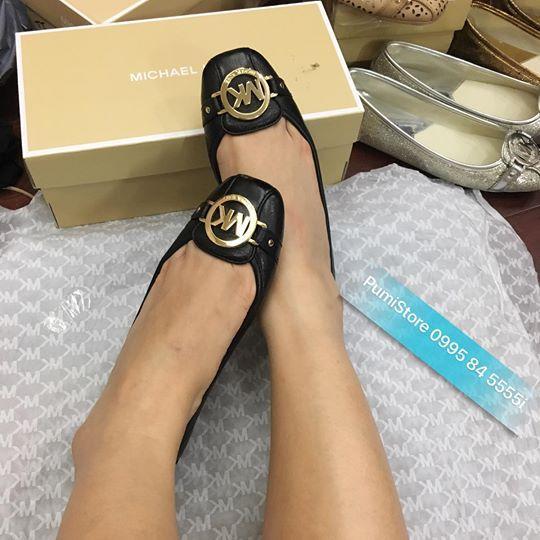 Giày Michael Kors Đen Khóa Vàng