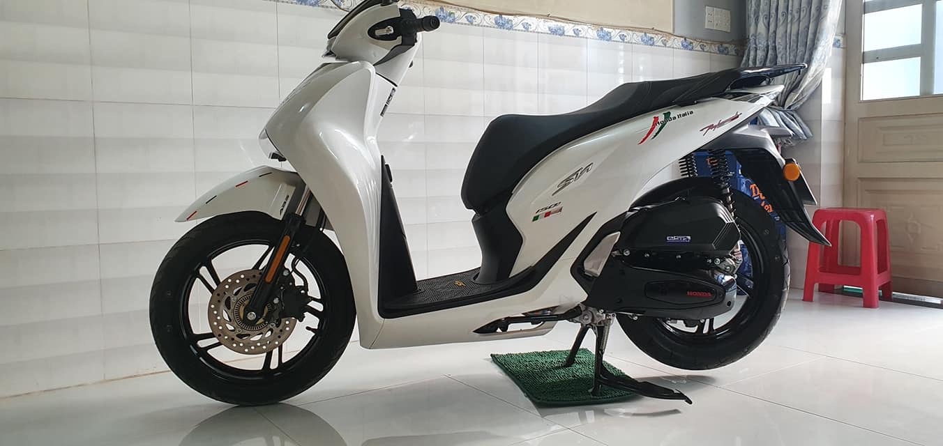 Tem Kỉ Niệm Honda Italia + Chữ Ký
