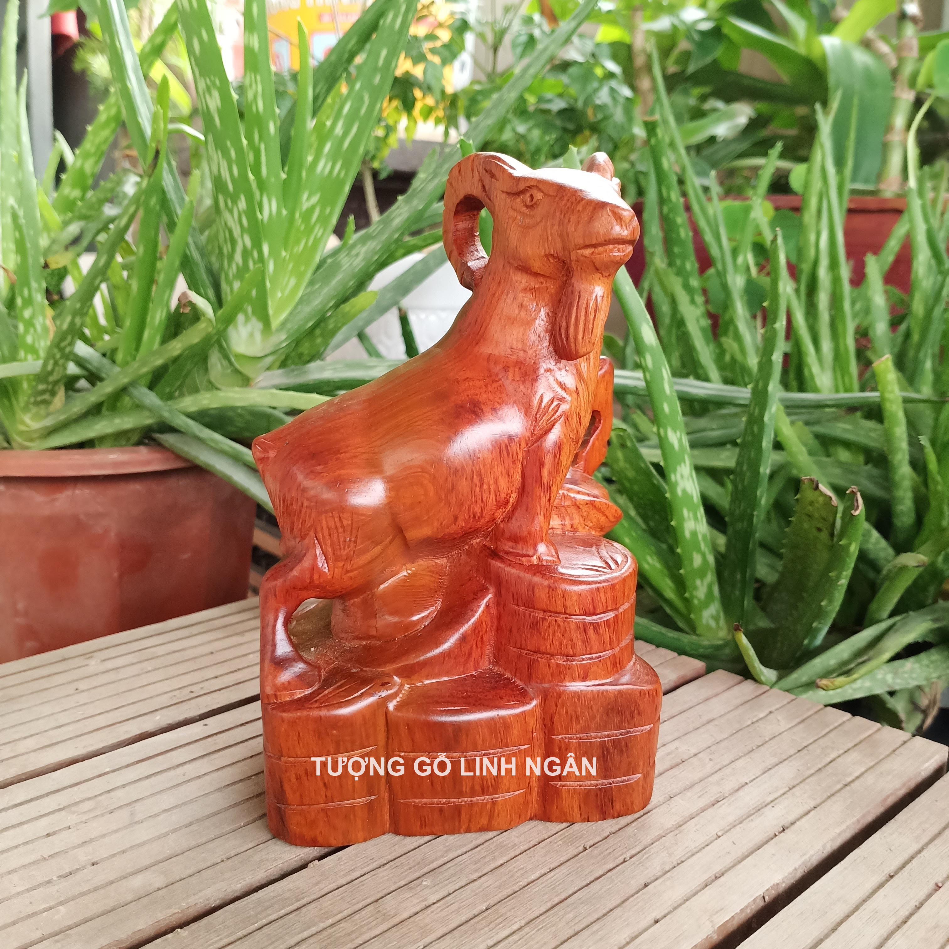 Tượng Dê gỗ hương