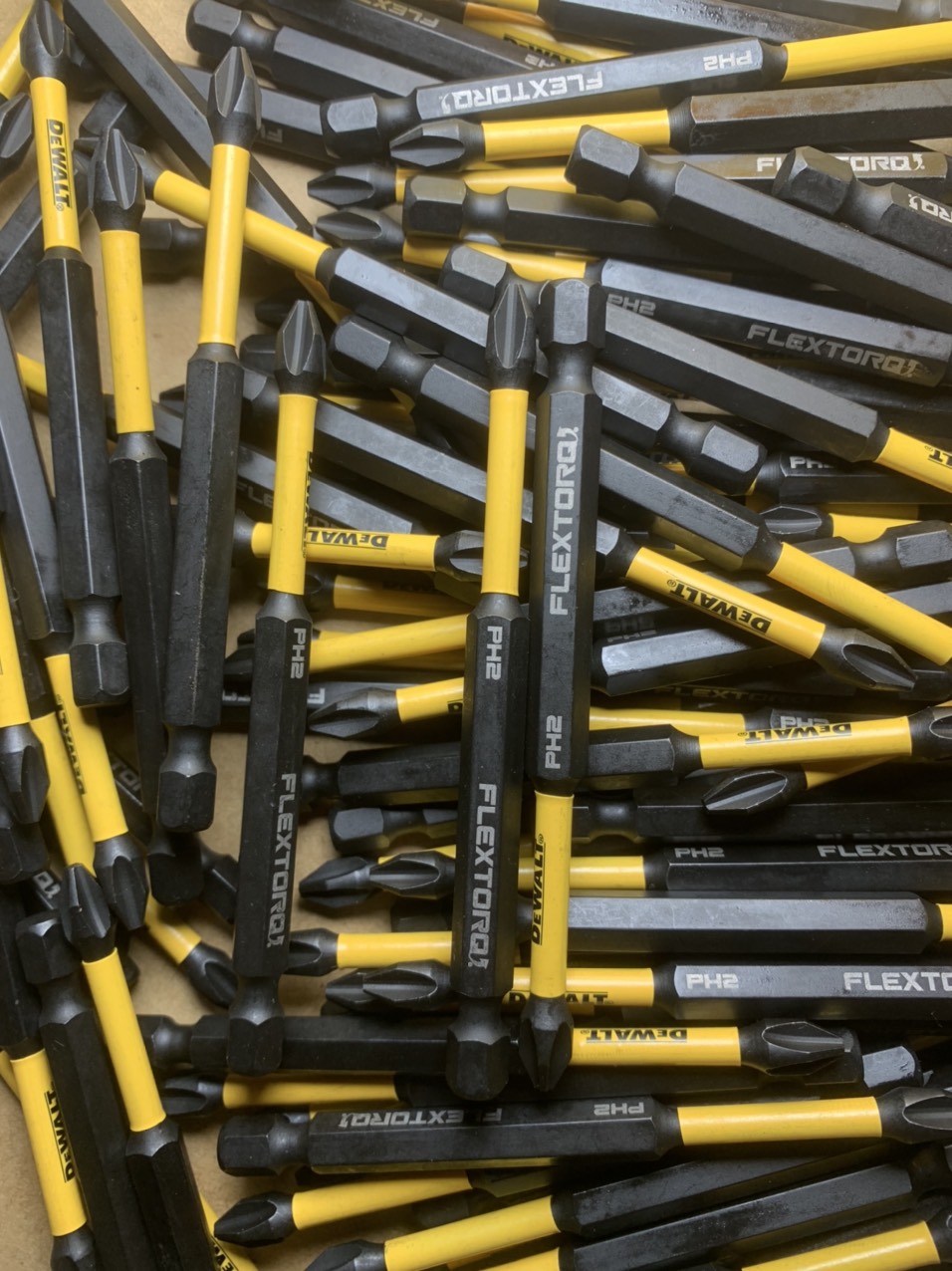 Mũi vít dewalt ph2 flextorq dài 90mm có từ