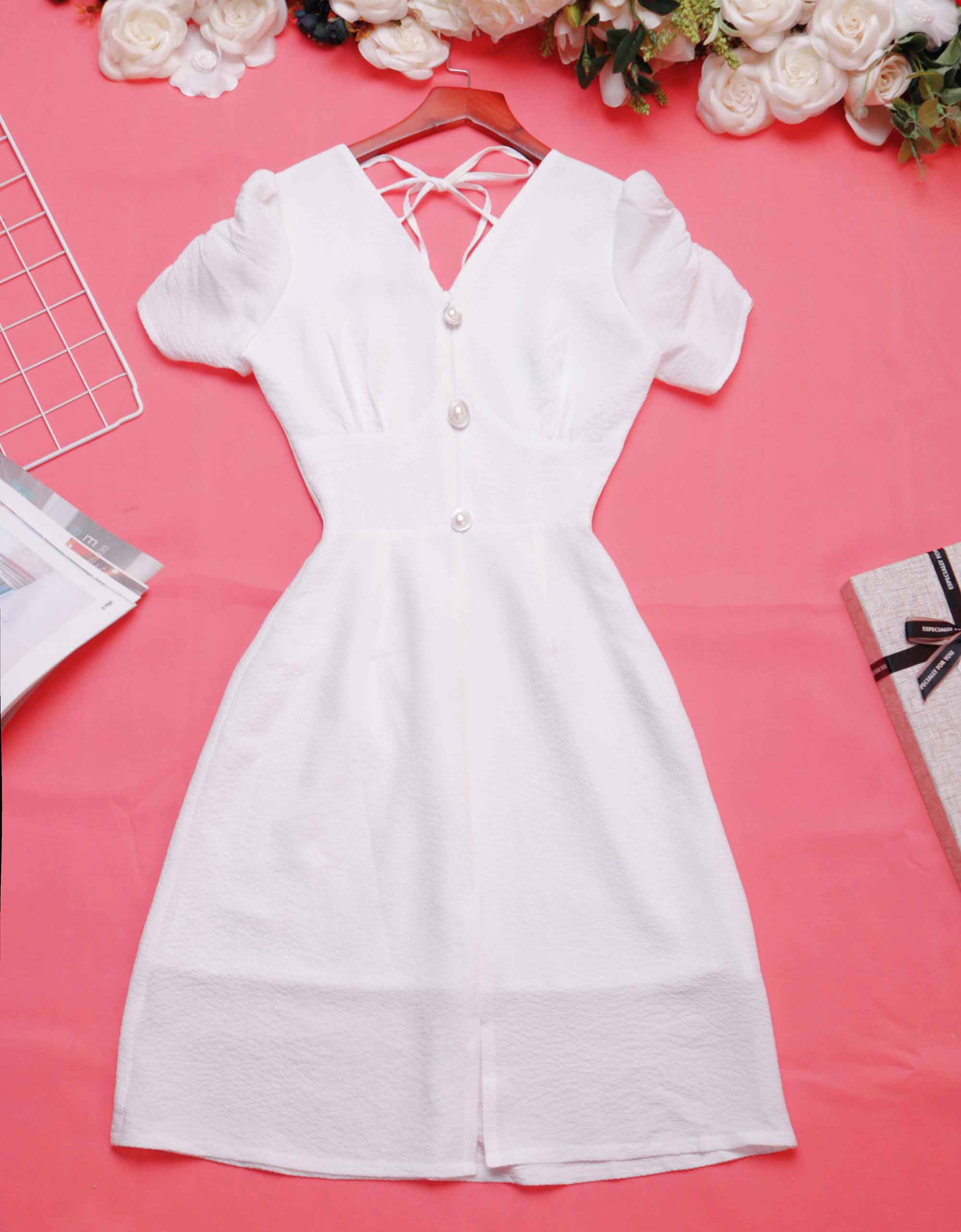 Đầm trắng dự tiệc sang trọng thanh lịch chữ a cổ v tay ngắn thiết kế cao cấp dự tiệc cưới eo tôn dáng - Thời trang Lux W
