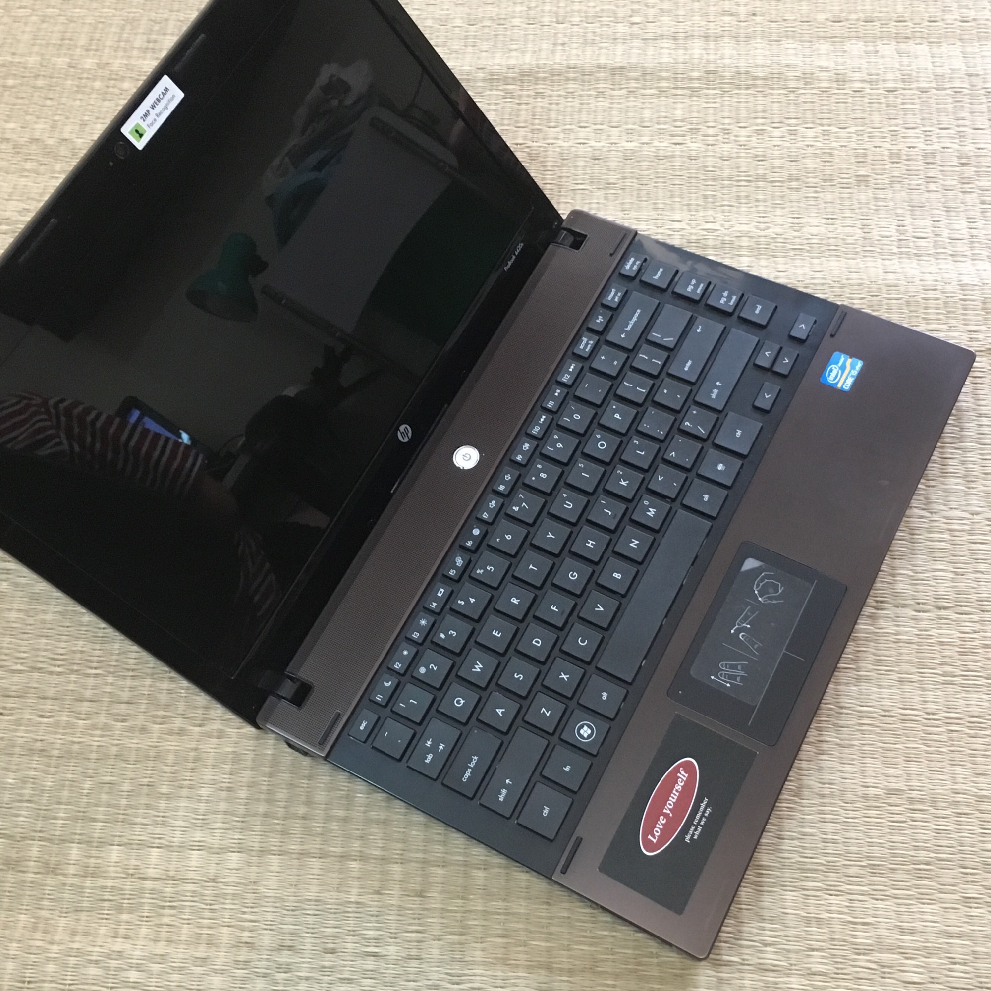 Laptop UFO HP 4420s vỏ nhôm sang trọng đẹp thời trang văn phòng