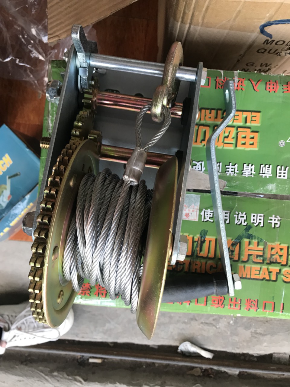 TỜI QUAY TAY 2500LBS TẢI TRỌNG 1135KG