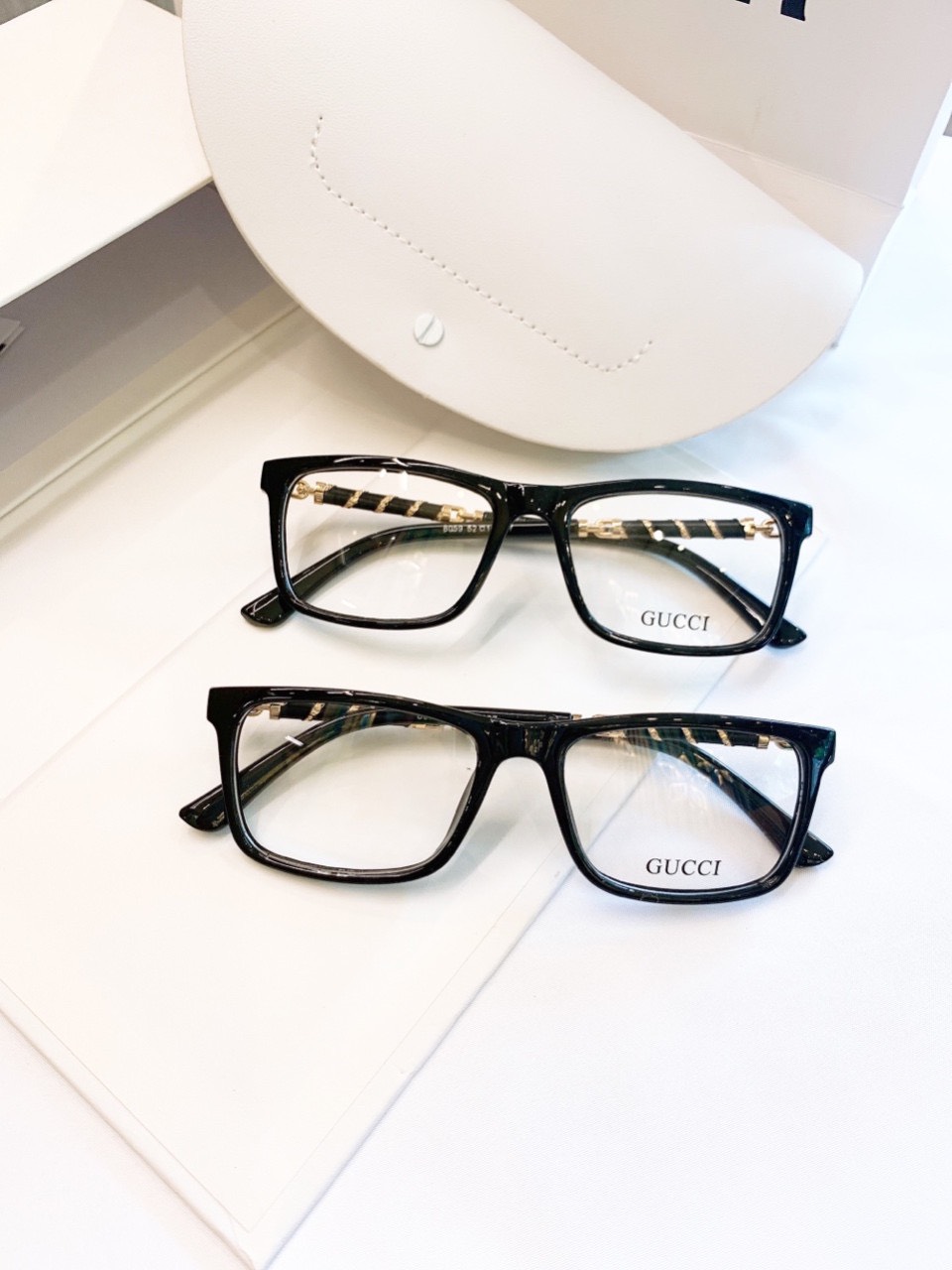 Gọng Kính cận gucci 2 màu tắng đen