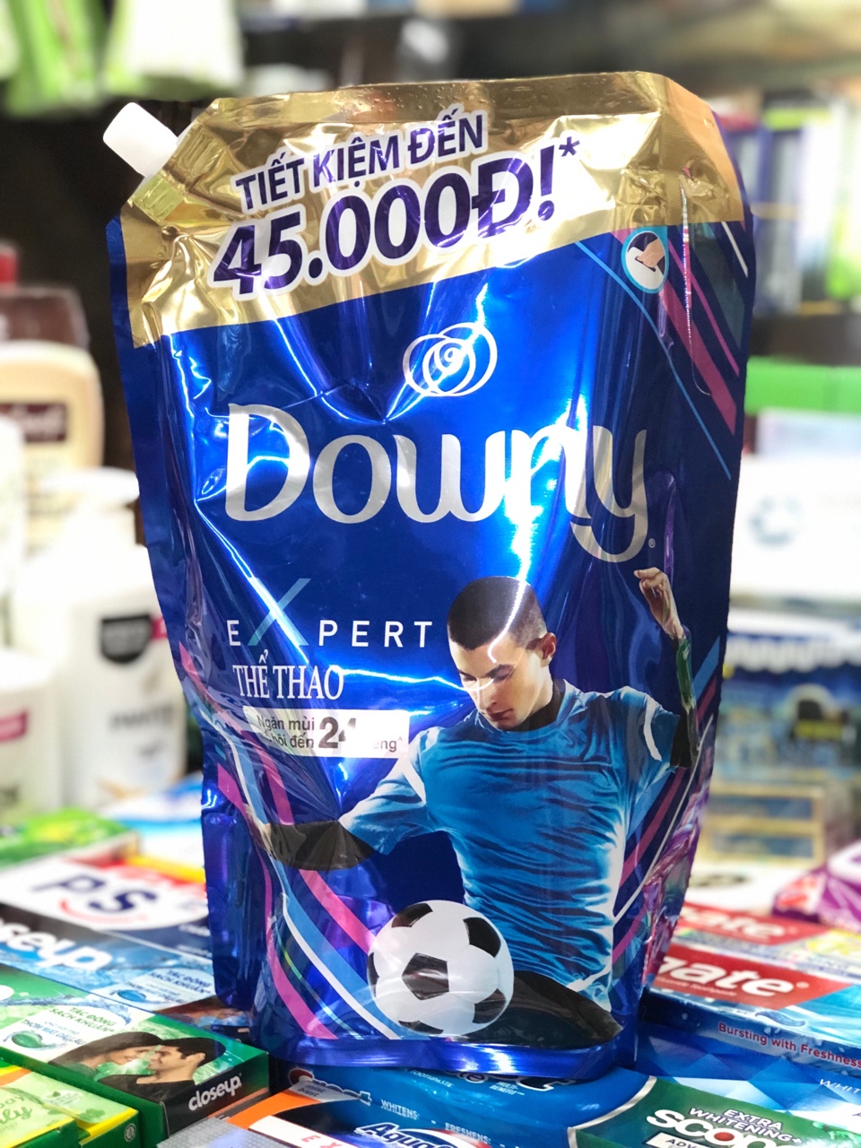 NƯỚC XẢ VẢI DOWNY THỂ THAO EXPERT SPORTS 2200ML