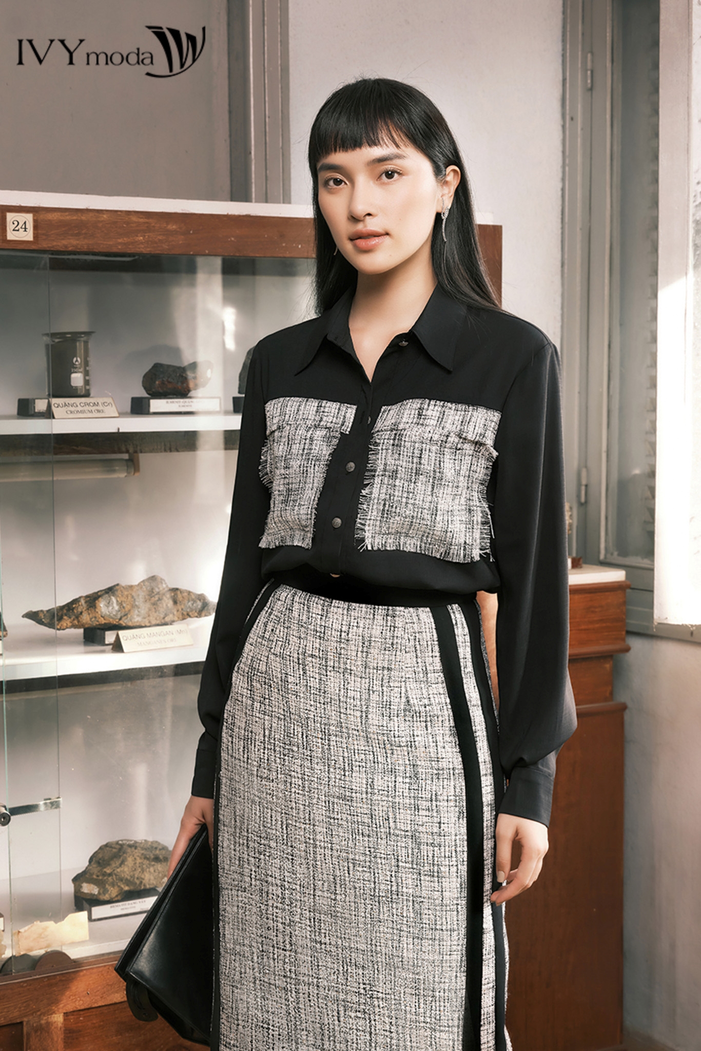 Áo sơ mi phối vải tweed ivy moda ms 17m7965