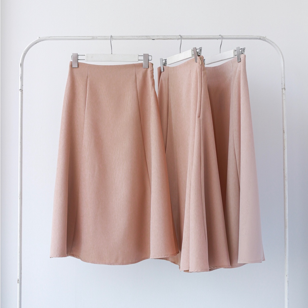 KIOBI- Chân Váy Laluna Form Midi Rã 6 Mảnh, Ôm Trên Xòe Dưới, Lưng Cao, 3 Size S M L, Vải Cotton Bố Be - KIV170801B