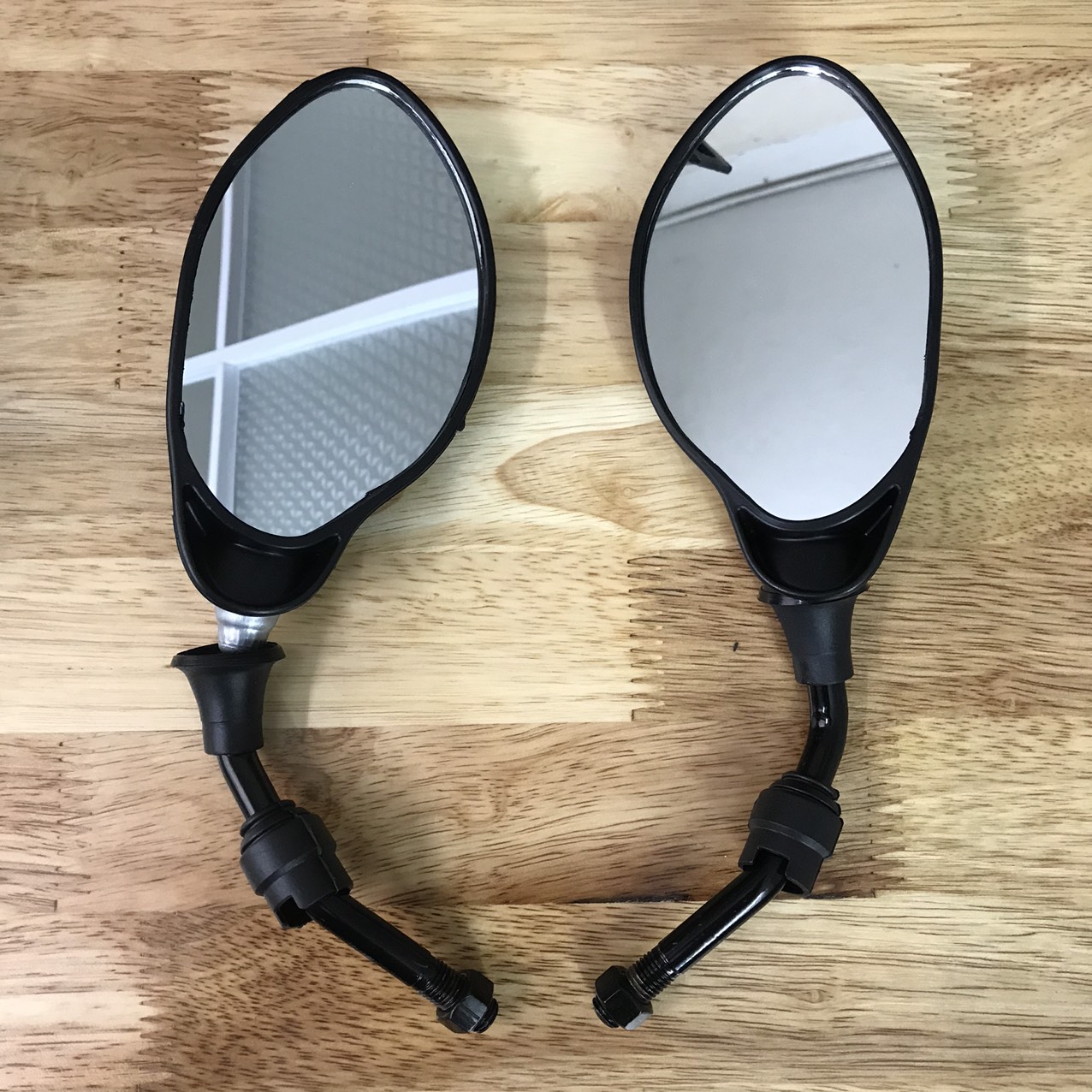 Kiếng chiếu hậu yaz (Exciter,Sirius,....)  Gian hàng uy tín nói sao bán vậy Hàng thật như hình, không sai lệch, không chỉnh sửa Mỗi sản phẩm đều được lựa chọn kỹ lưỡng trong hàng trăm sản phẩm cùng loại trên thị trường