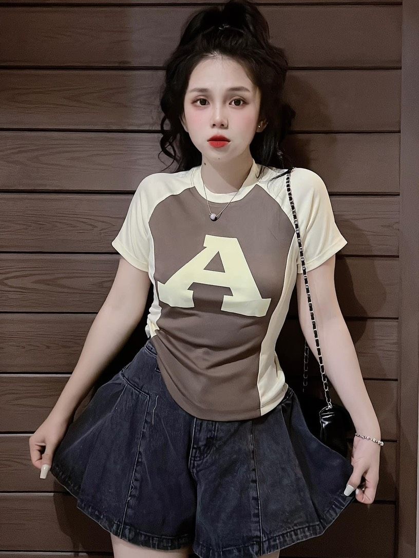 Áo thun dáng ôm nữ tay ngắn chữ nổi baby tee