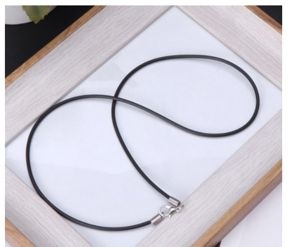 5 Dây Chuyền Đen Cao Su Thông Dụng Không Gỉ Sét Kết Hợp Mặt Dây Resin - Trường Thịnh Sài Gòn
