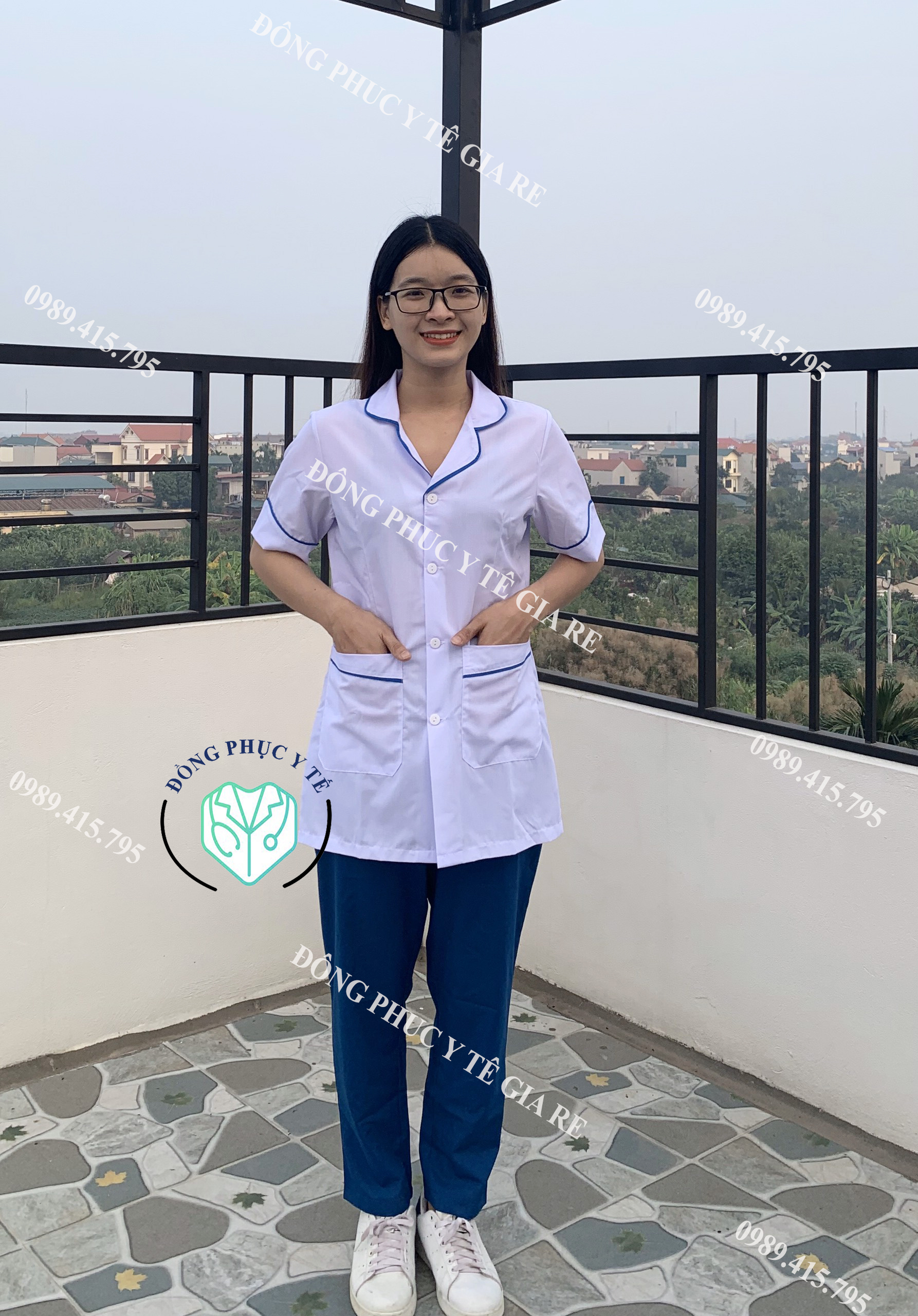 Bộ Blouse Trắng viền Xanh Dương cổ bo tròn - Thu Hương Blouse