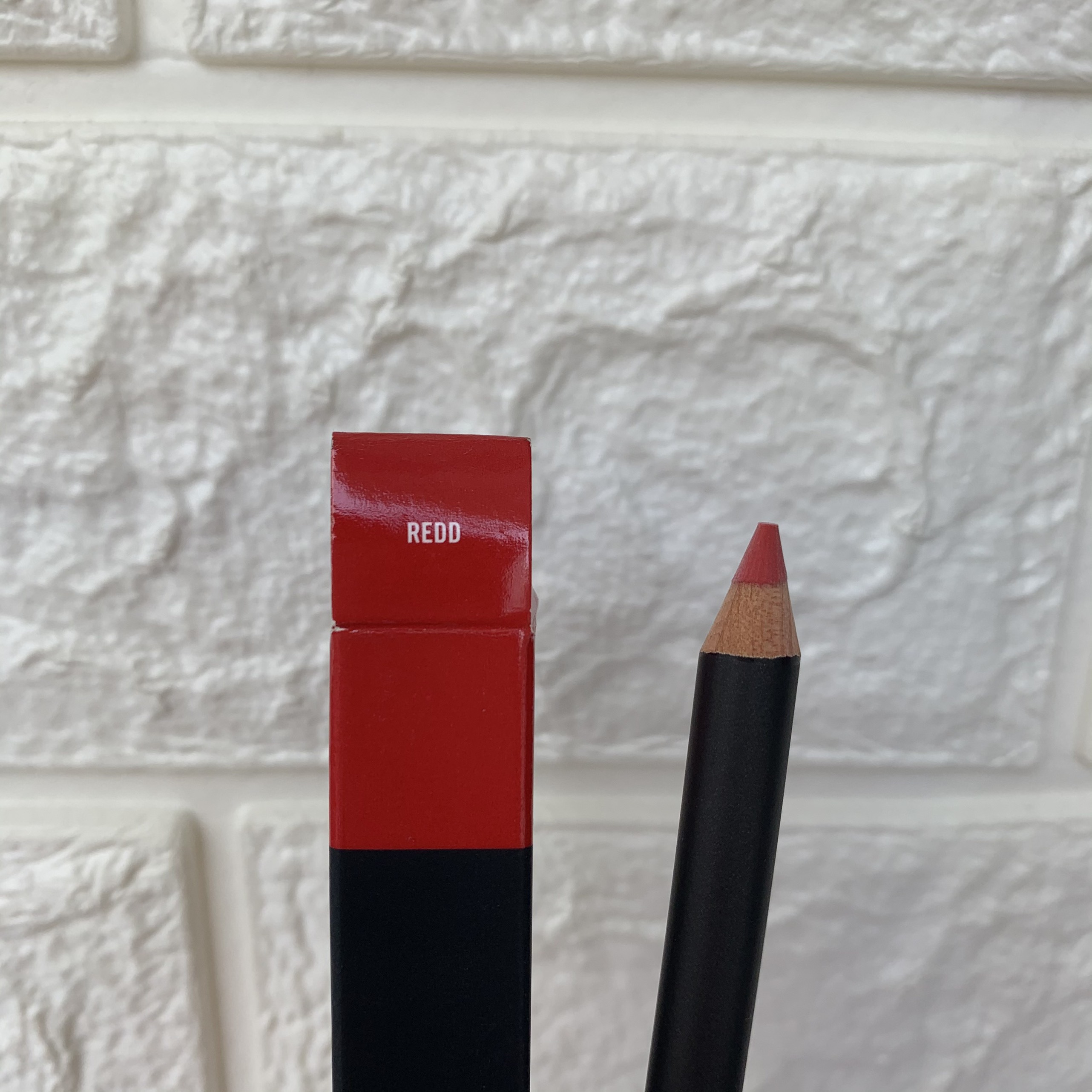 Chì kẻ môi màu redo - mac - lip pencil crayon a levres 1.45g
