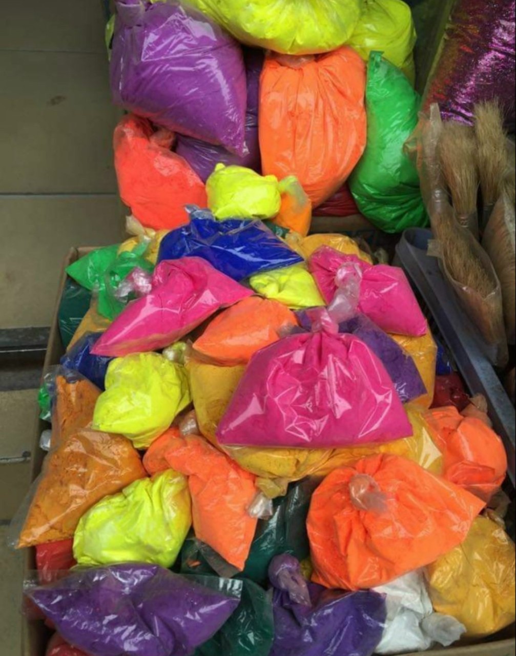 100gr bột màu sơn chậu /trám gỗ/pha sơn nước//pha màu xây dựng đen đỏ chu vàng nghệ