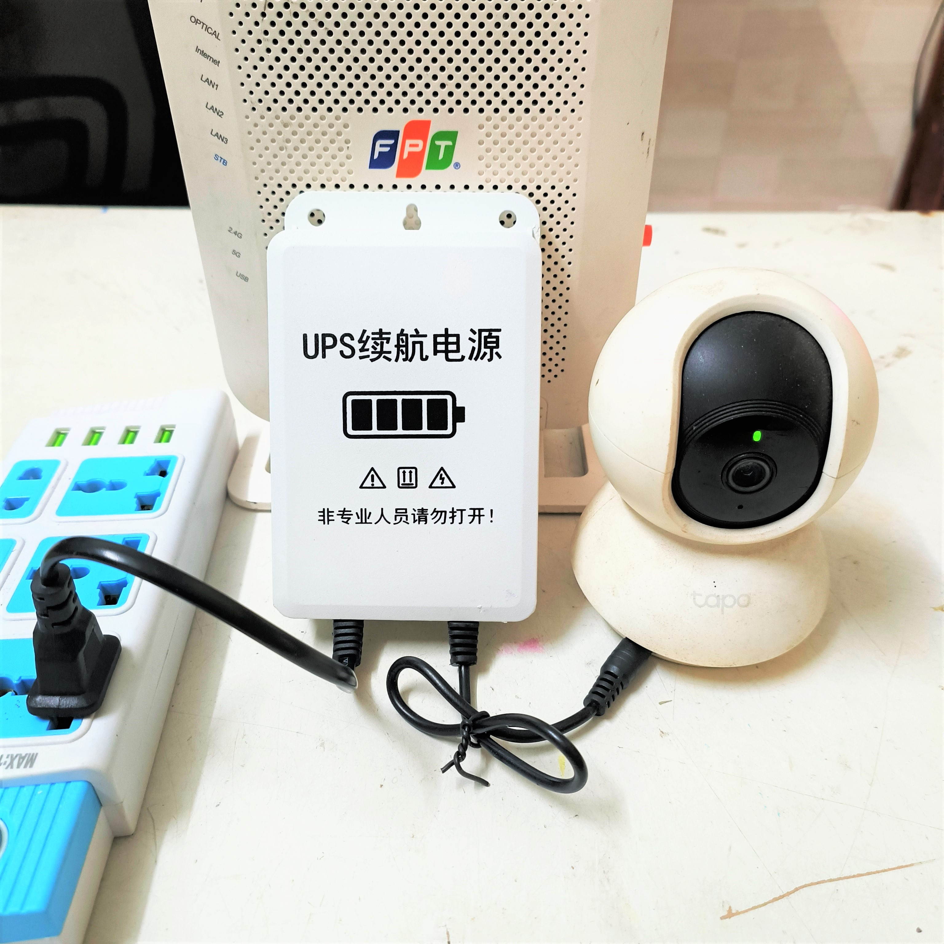 Bộ lưu điện ups 12v tích hợp pin lithium 3600mah dùng cho camera, modum wifi 12v, đèn 12v. ups 12v dc- điện tử hồng uyên