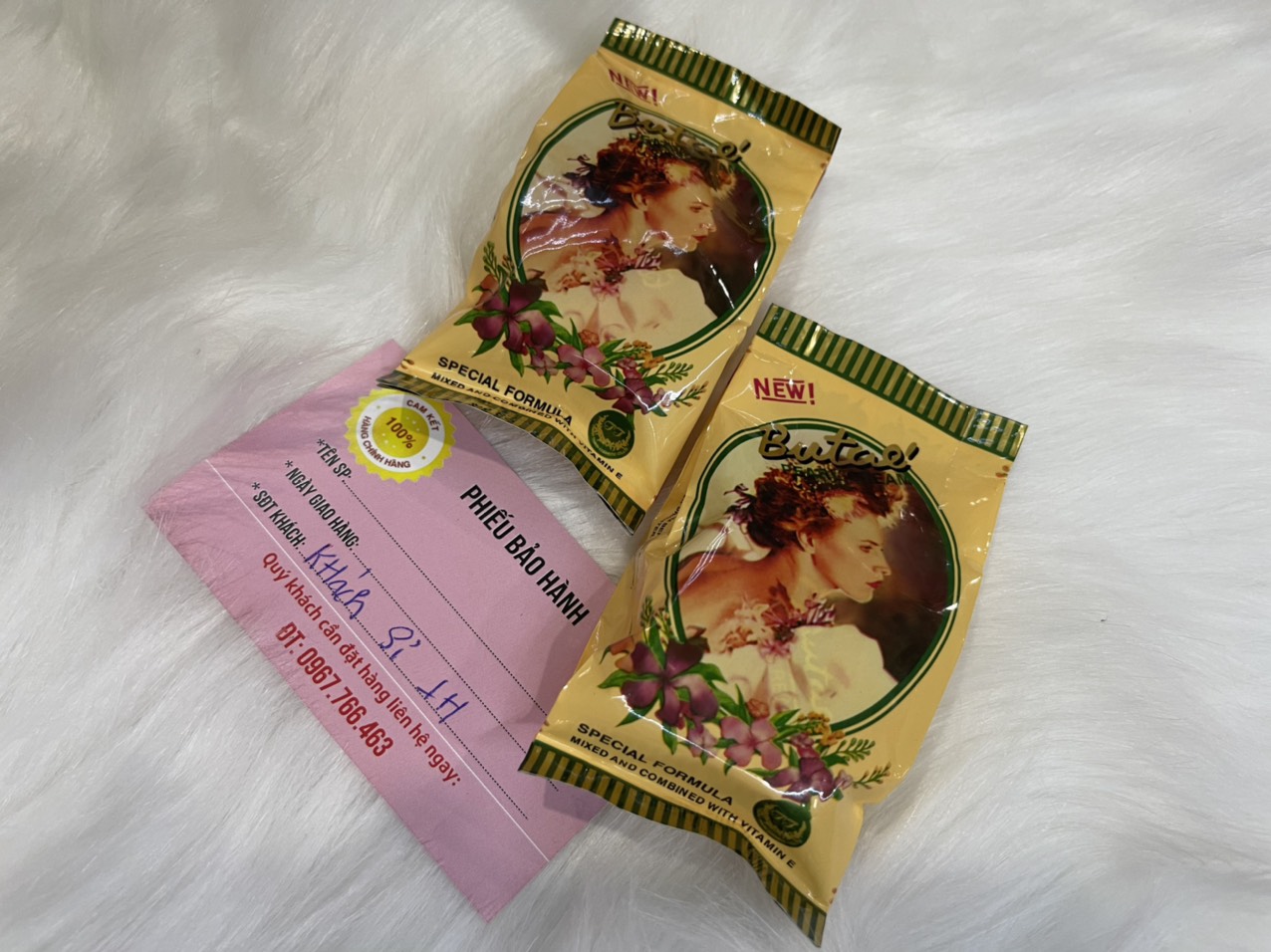 Hai hộp kem ac mỹ