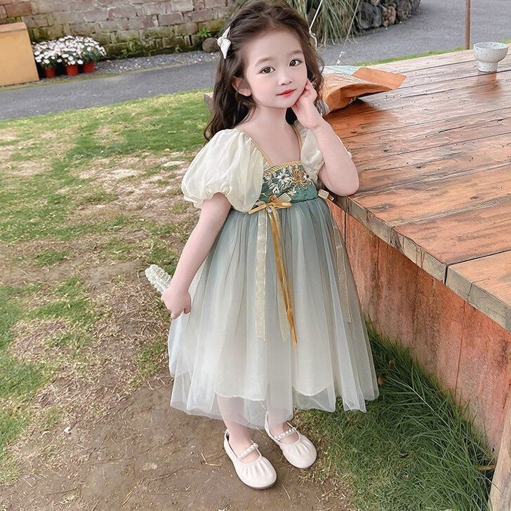 Váy đầm sườn xám cách tân bồng bềnh cho bé gái