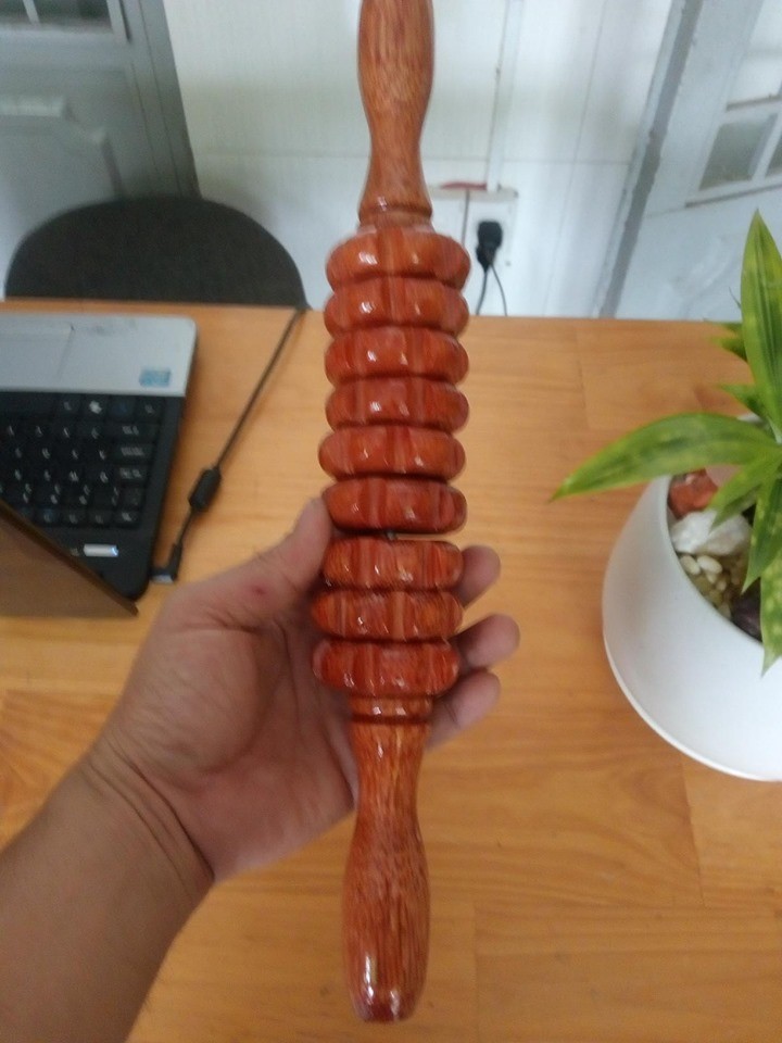 Dụng cụ massage lưng