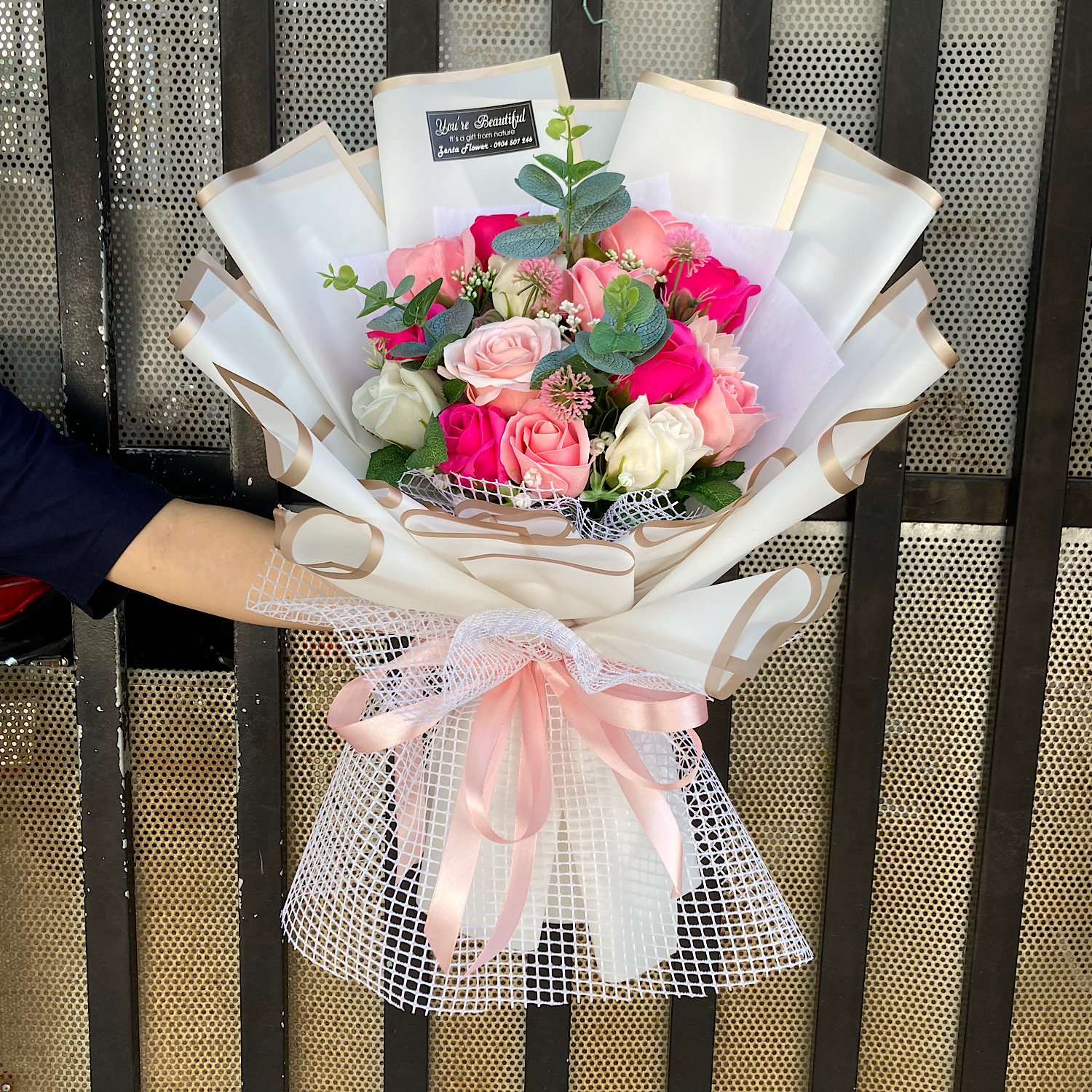 Bó hoa quà tặng, bouquet of flowers, bó hoa tặng sinh nhật, bó hoa hồng, bó hoa hướng dương, bó hoa tặng tốt nghiệp