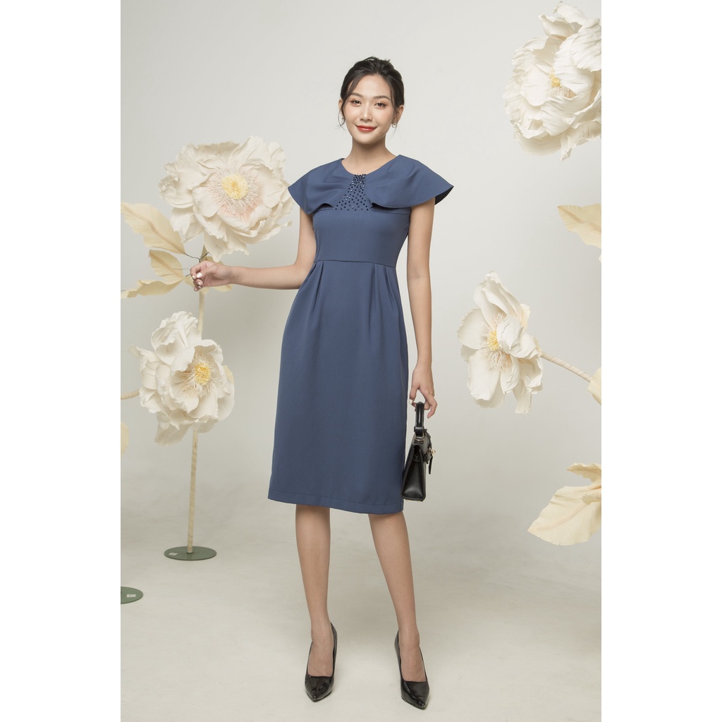 Đầm emy em6656 body vai choàng kết hạt cổ không túi