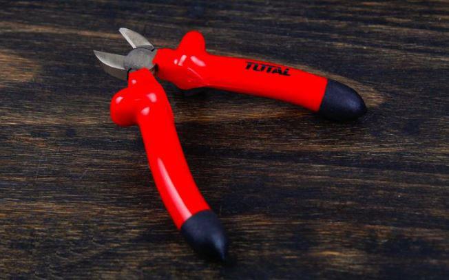 6" kìm cắt cách điện total thtip261