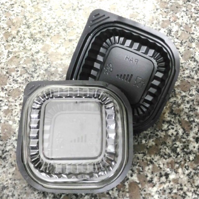 Set 50 hộp nhựa vuông đế đen nắp trong