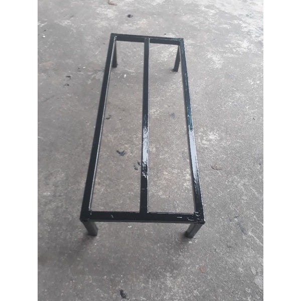 Kệ sắt kê chậu cây.Rộng 20cm. Dài 50cm. Cao 10-15-20cm.hộp thép 14*14mm