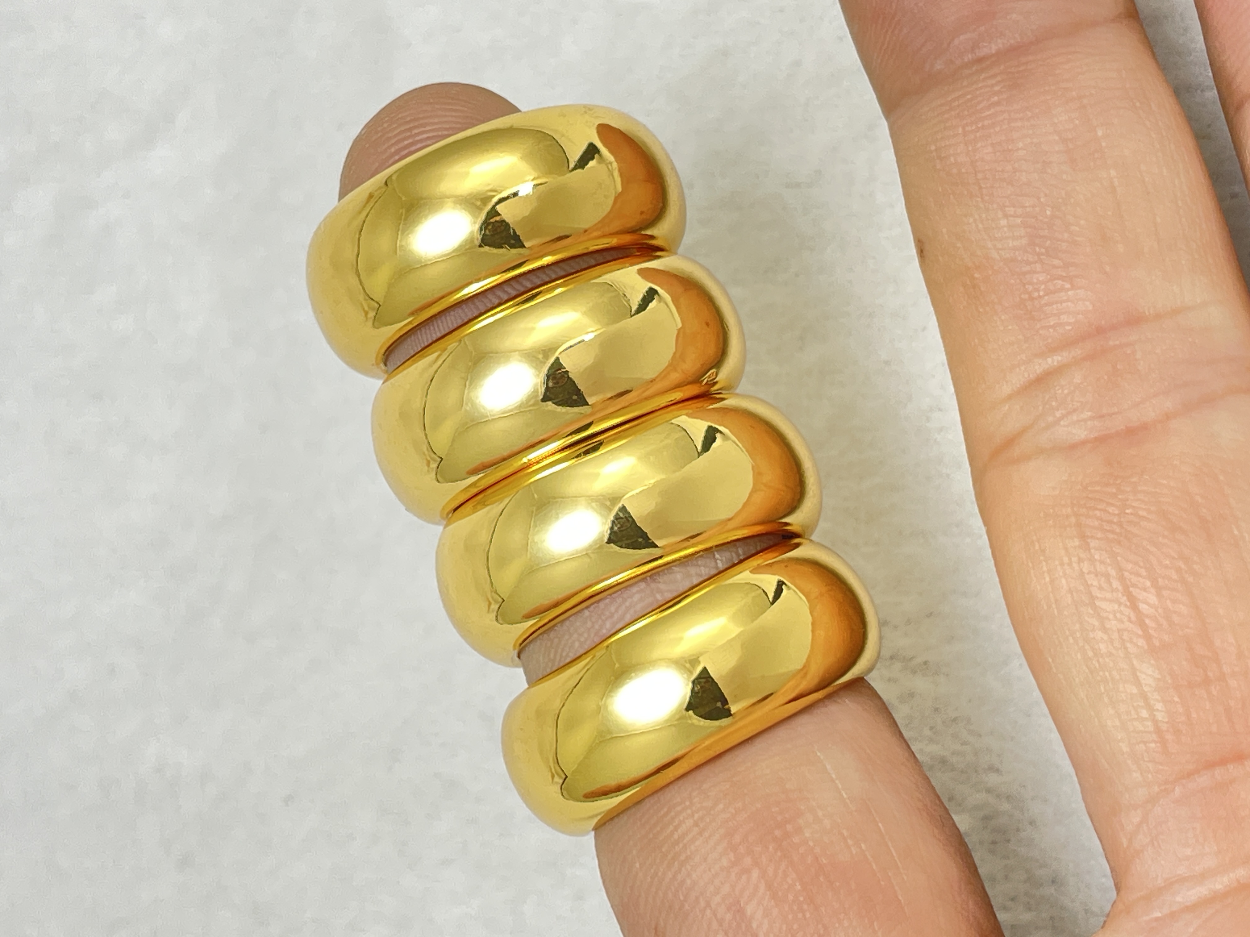 NHẪN TRƠN 1 LƯỢNG CÓ KHẮC MỘC MẠ VÀNG 24K SÁNG BÓNG LẤP LÁNH