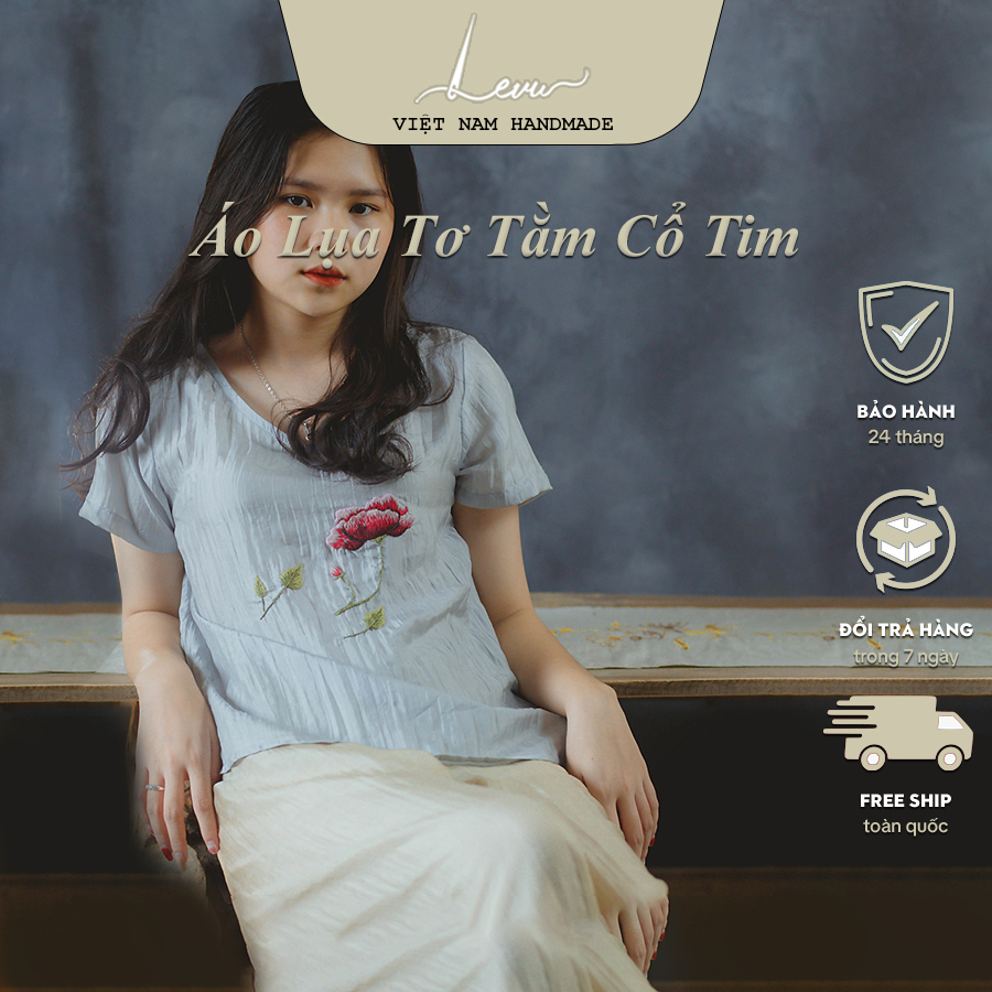 Áo Lụa Tơ Tằm Cổ Tim Thêu Tay