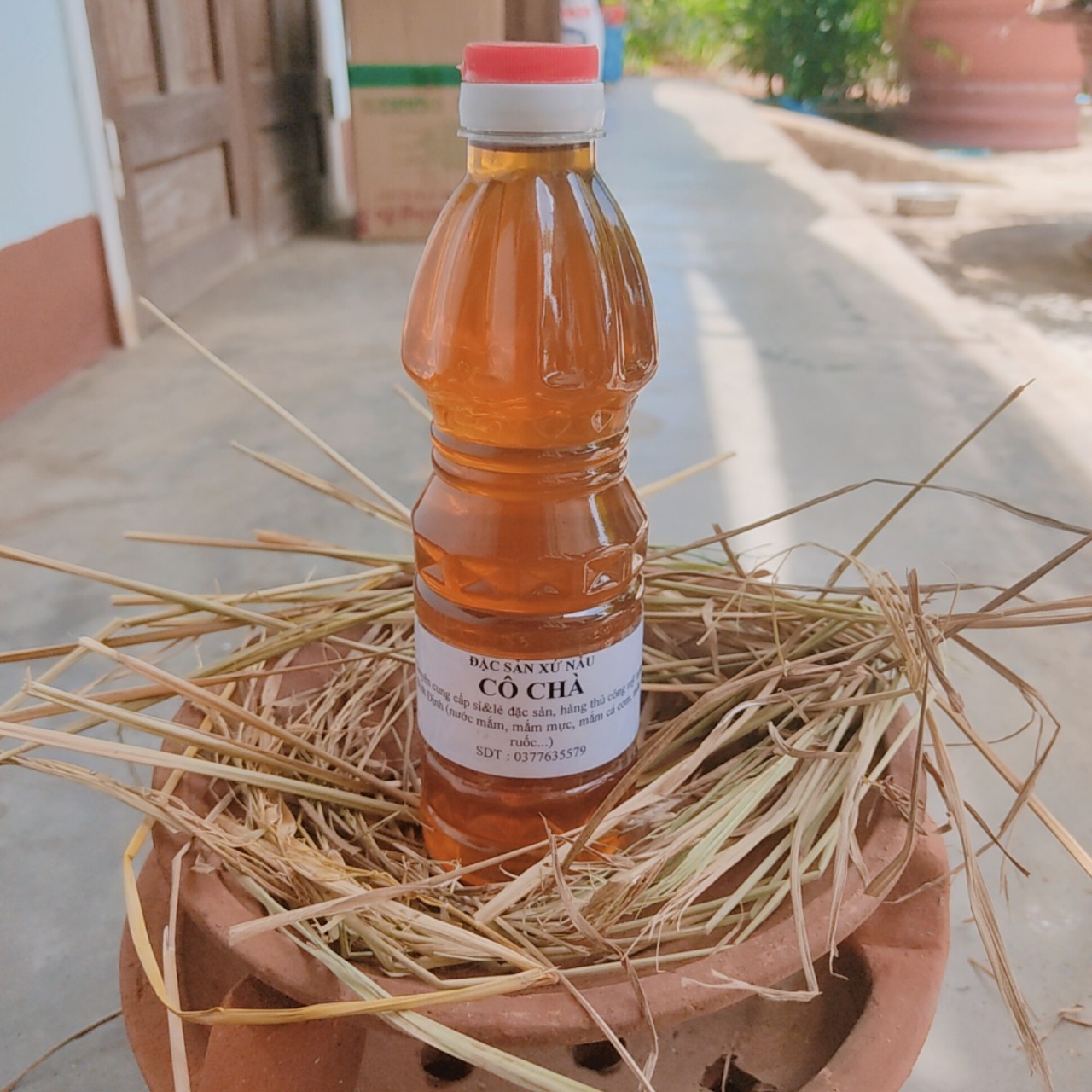 Nước mắm cá cơm Bình Định nguyên chất nhà làm hiệu Cô Chà loại 1 chai 500ml - Đặc sản quê xứ Nẫu - Ảnh thật